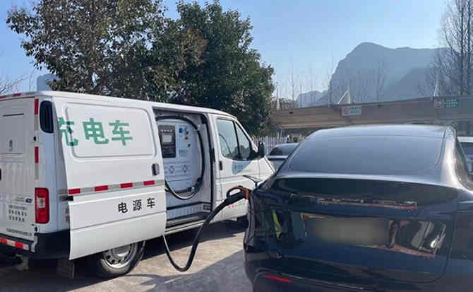 衡山汽车搭电
